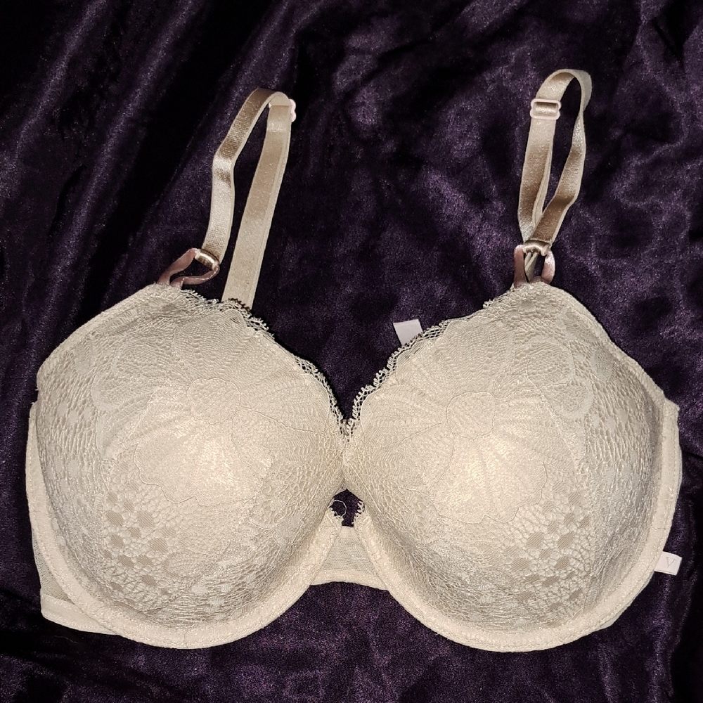 Victoria's Secret Cream Lace Bra